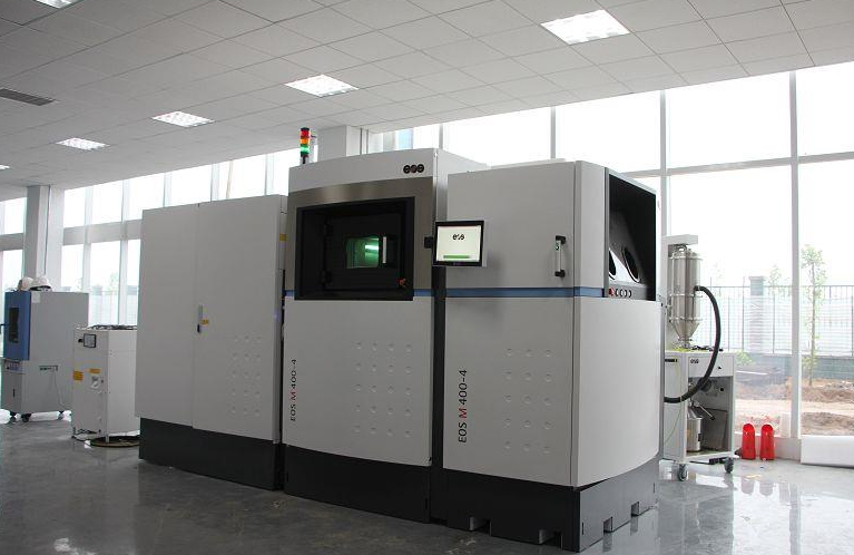 激光選區(qū)熔化設(shè)備加工鈦合金構(gòu)件場景